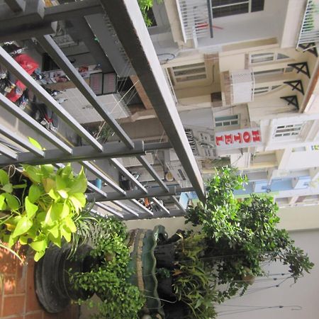 The Lily Hostel & Coffee Thành Pho Ho Chí Minh Esterno foto
