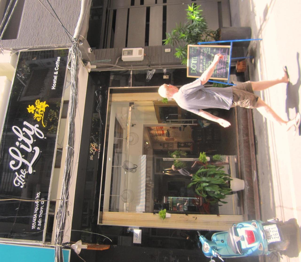 The Lily Hostel & Coffee Thành Pho Ho Chí Minh Esterno foto