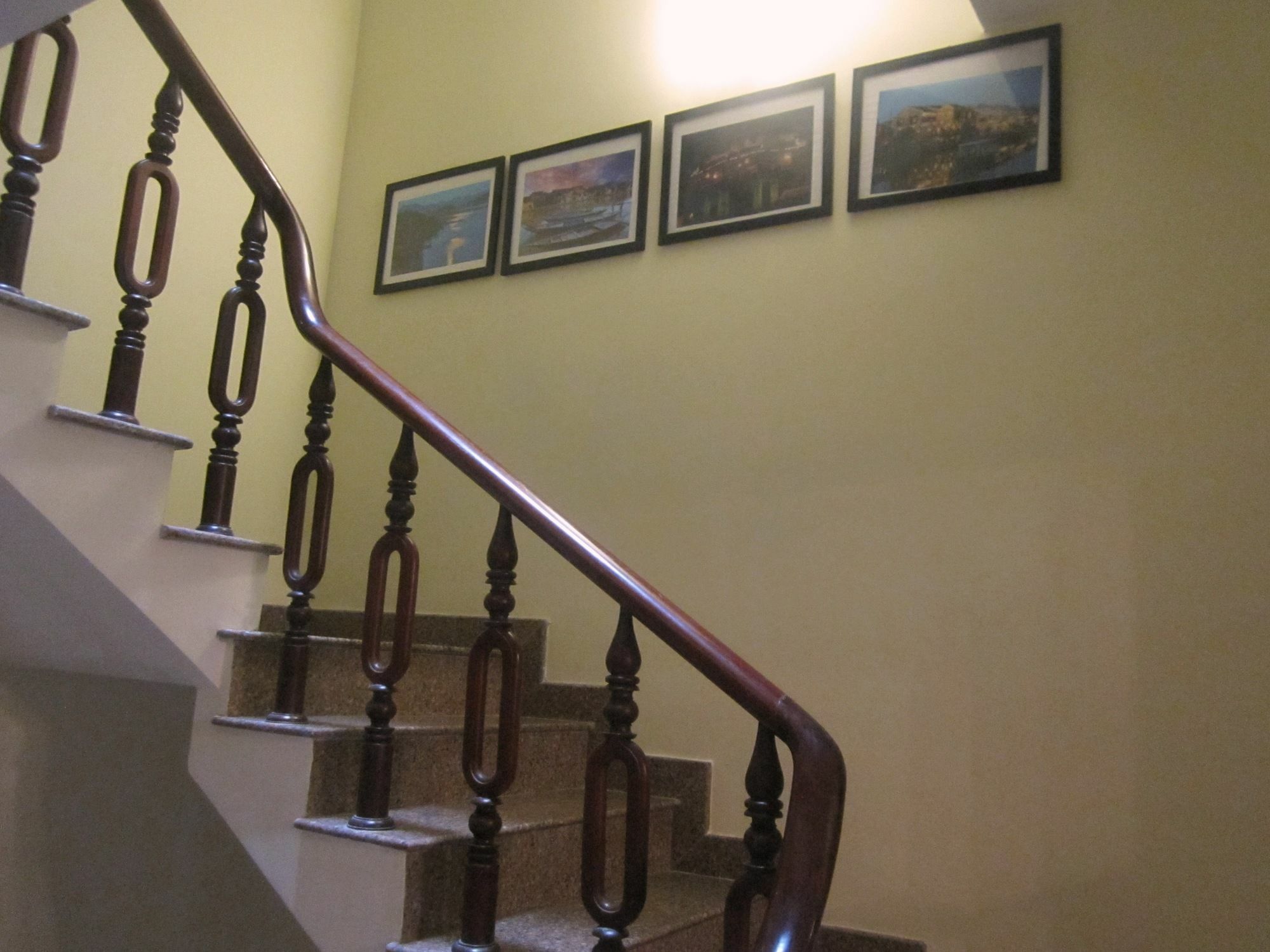 The Lily Hostel & Coffee Thành Pho Ho Chí Minh Esterno foto