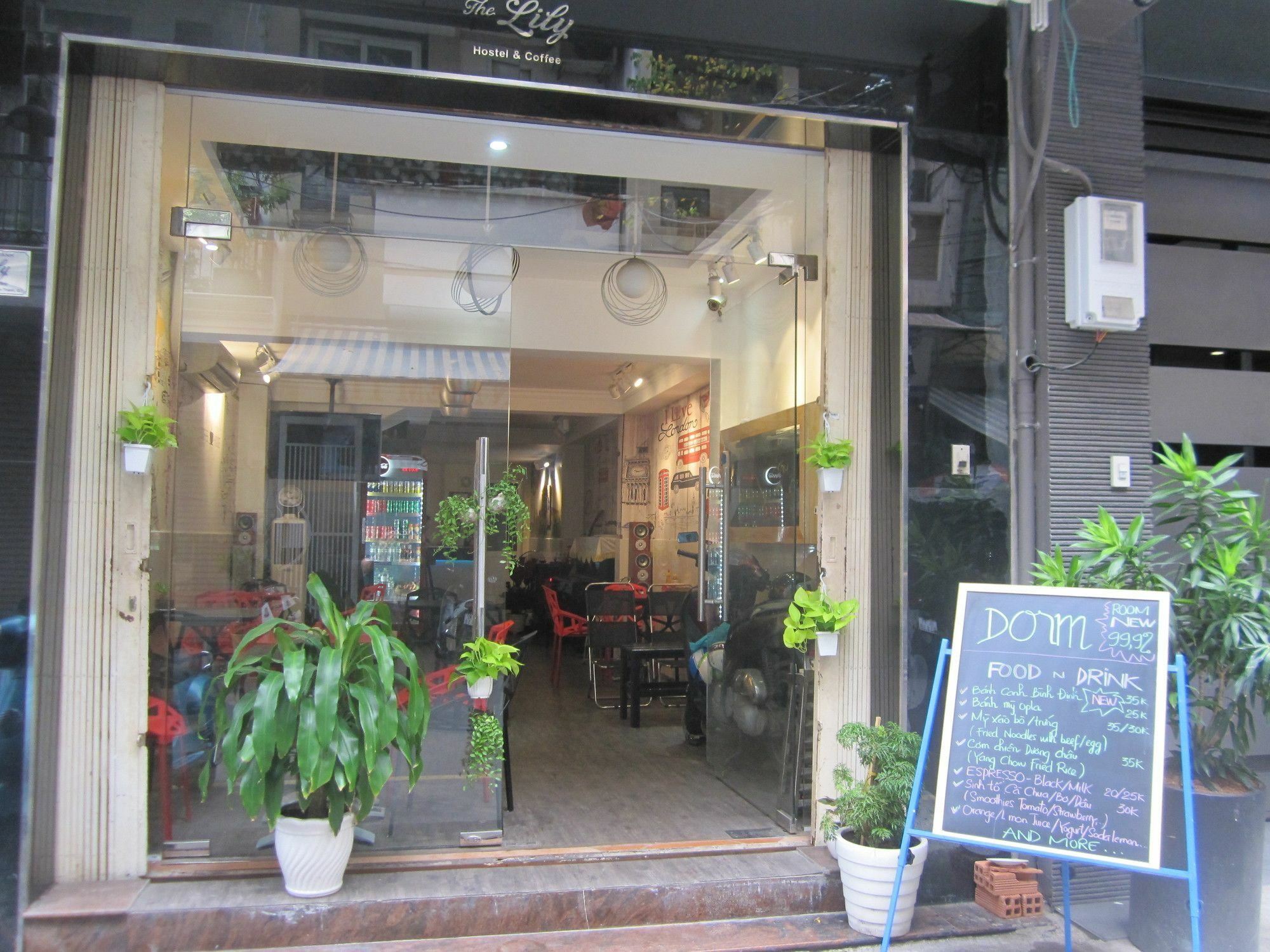 The Lily Hostel & Coffee Thành Pho Ho Chí Minh Esterno foto